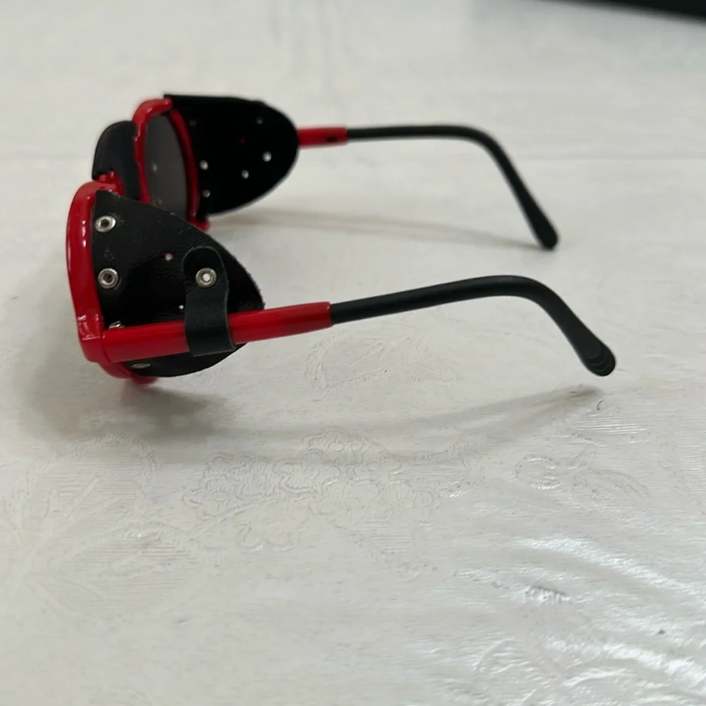 Carrera Sunglasses - ROUND w/ Side Cover - Red